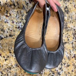 TIEKS size 10 metallic grey